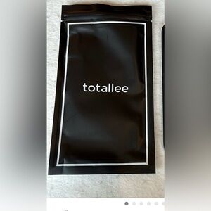 totallee iPhone 14 Pro Max Clear Hard Case